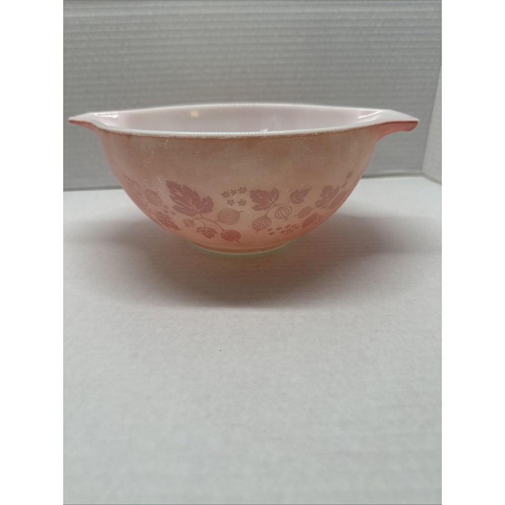 Vintage Pyrex Glass #442 Pink Gooseberry 1-1/2 QT Mixing Bowl